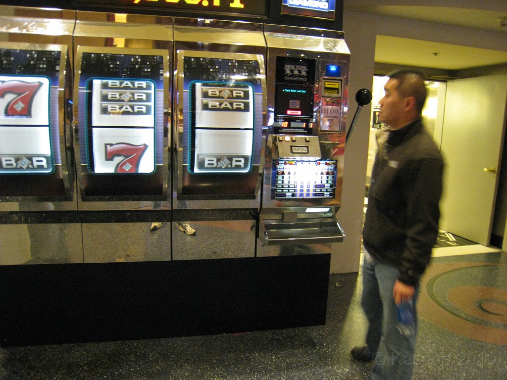 Las Vegas 2010 Marathon 108.JPG - Las Vegas 2010 - The Fire, Ice and Sweat tour. A Half Marathon, Valley of Fire, Buffets, Mt. Charleston, Red Rock Canyon and Casino's!